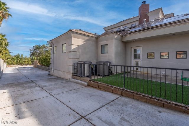 2850 Rosanna Street, Las Vegas, NV 89117