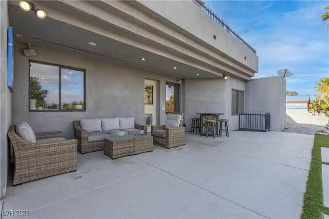 2850 Rosanna Street, Las Vegas, NV 89117