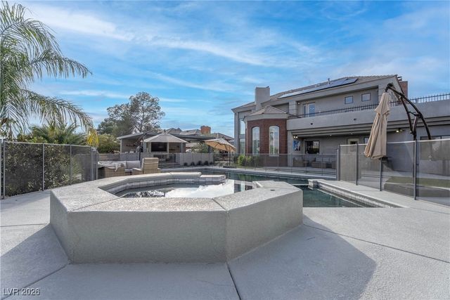 2850 Rosanna Street, Las Vegas, NV 89117