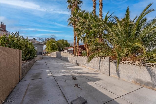 2850 Rosanna Street, Las Vegas, NV 89117