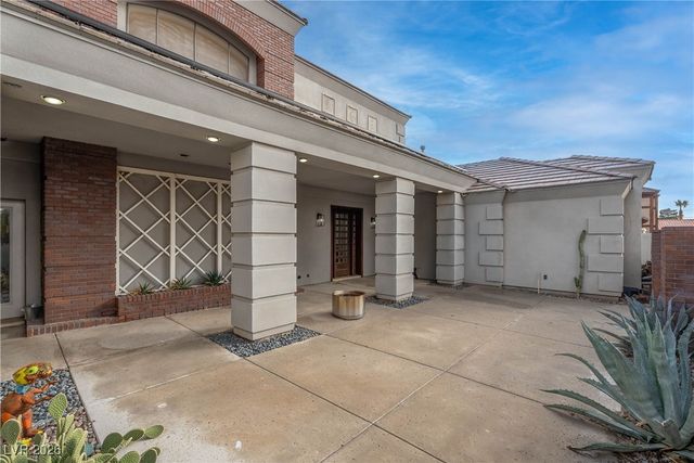 2850 Rosanna Street, Las Vegas, NV 89117