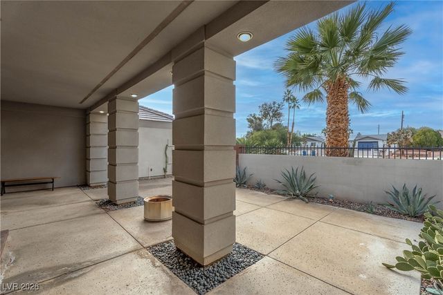 2850 Rosanna Street, Las Vegas, NV 89117