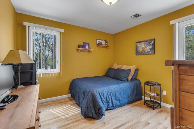 263 Old Commack Road, Kings Park, NY 11754