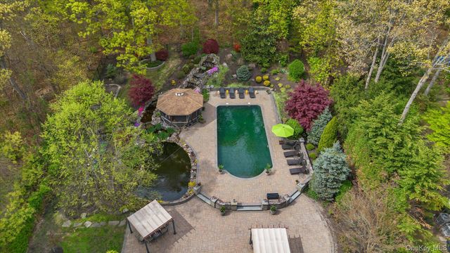 263 Old Commack Road, Kings Park, NY 11754