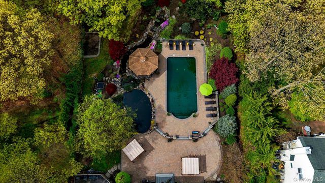 263 Old Commack Road, Kings Park, NY 11754