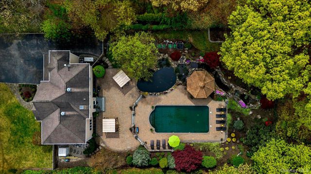 263 Old Commack Road, Kings Park, NY 11754