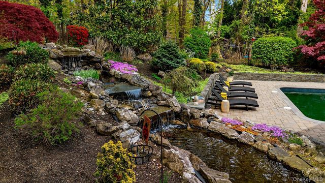 263 Old Commack Road, Kings Park, NY 11754