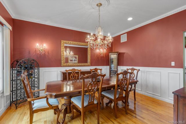 263 Old Commack Road, Kings Park, NY 11754