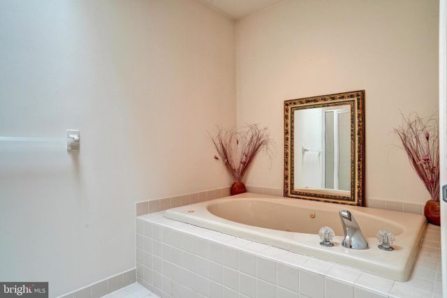 2607 LYNBROOKE DR, Yardley, PA 19067