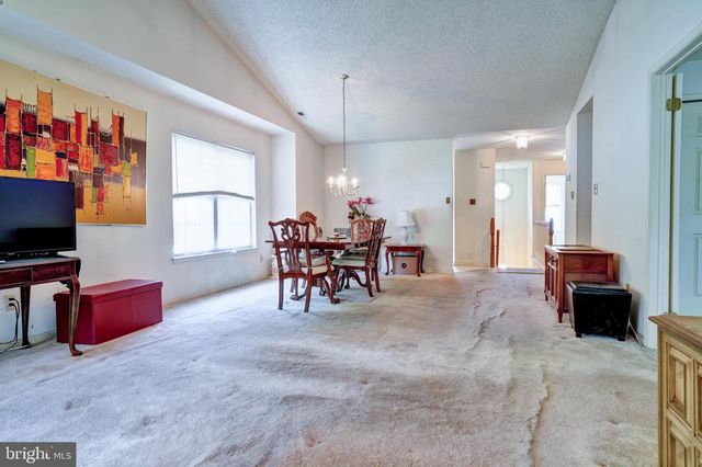 2607 LYNBROOKE DR, Yardley, PA 19067