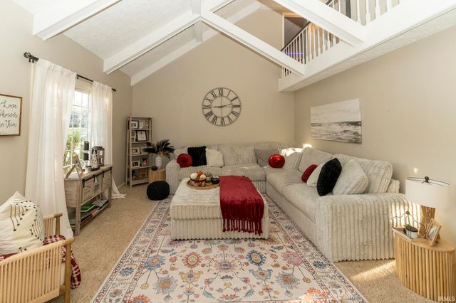 6700 Blue Spruce Drive, Newburgh, IN 47630