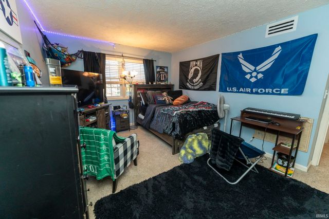 6700 Blue Spruce Drive, Newburgh, IN 47630