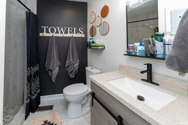 6700 Blue Spruce Drive, Newburgh, IN 47630