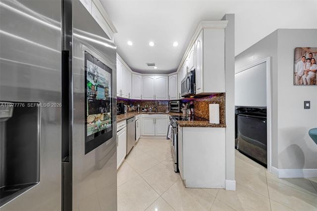 22105 SW 103rd Ave, Cutler Bay, FL 33190