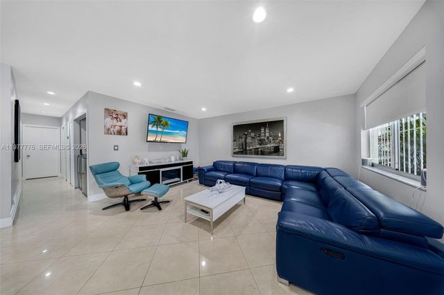 22105 SW 103rd Ave, Cutler Bay, FL 33190