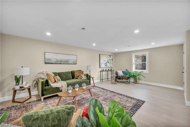 34918 Chestnut Ridge Road, North Ridgeville, OH 44039