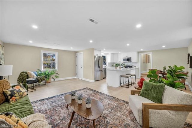 34918 Chestnut Ridge Road, North Ridgeville, OH 44039