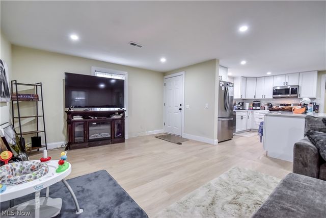 34918 Chestnut Ridge Road, North Ridgeville, OH 44039