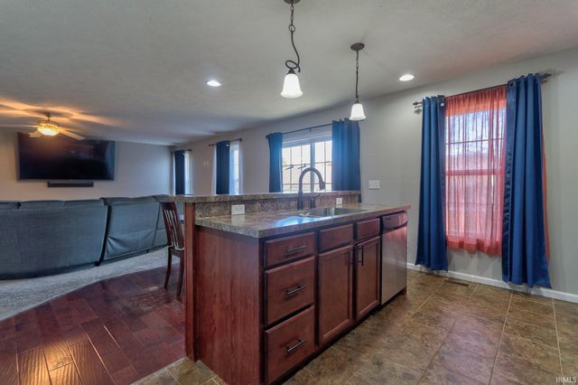 11423 Saker Drive, Evansville, IN 47725