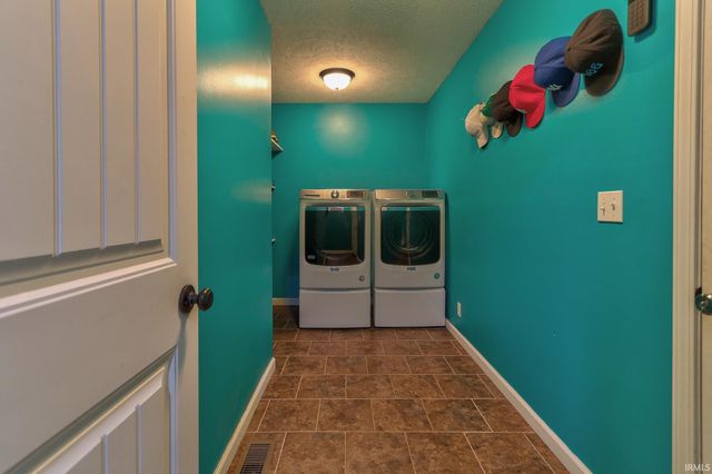 11423 Saker Drive, Evansville, IN 47725