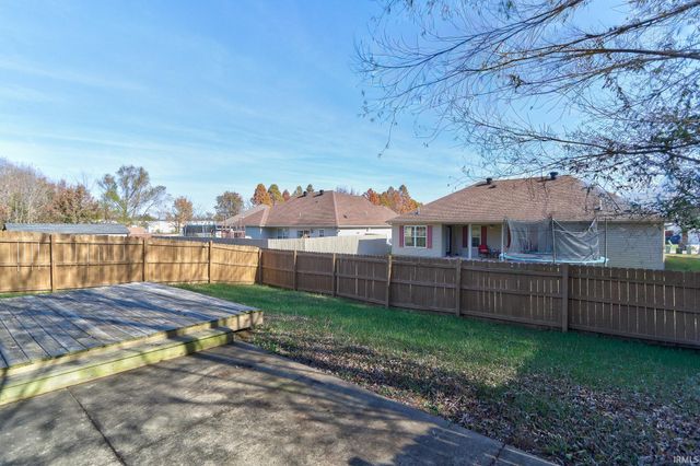 11423 Saker Drive, Evansville, IN 47725
