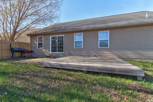 11423 Saker Drive, Evansville, IN 47725