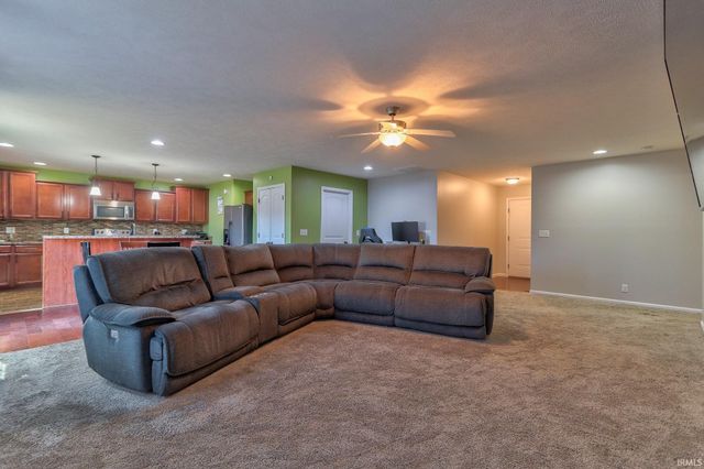 11423 Saker Drive, Evansville, IN 47725