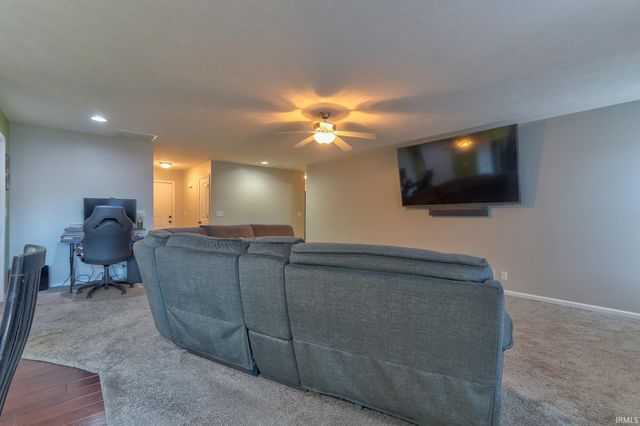 11423 Saker Drive, Evansville, IN 47725