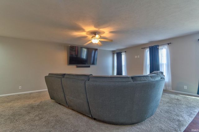 11423 Saker Drive, Evansville, IN 47725