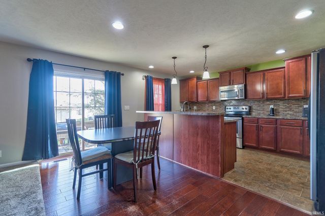 11423 Saker Drive, Evansville, IN 47725