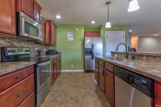 11423 Saker Drive, Evansville, IN 47725