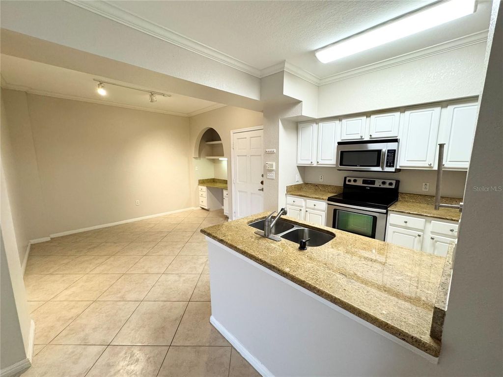 Image 11 of property listing at 911 N ORANGE AVENUE 532, Orlando, FL 32801