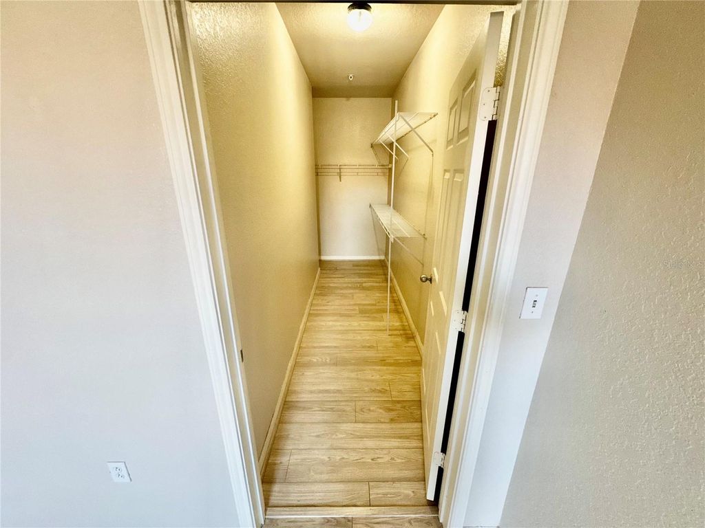 Image 20 of property listing at 911 N ORANGE AVENUE 532, Orlando, FL 32801