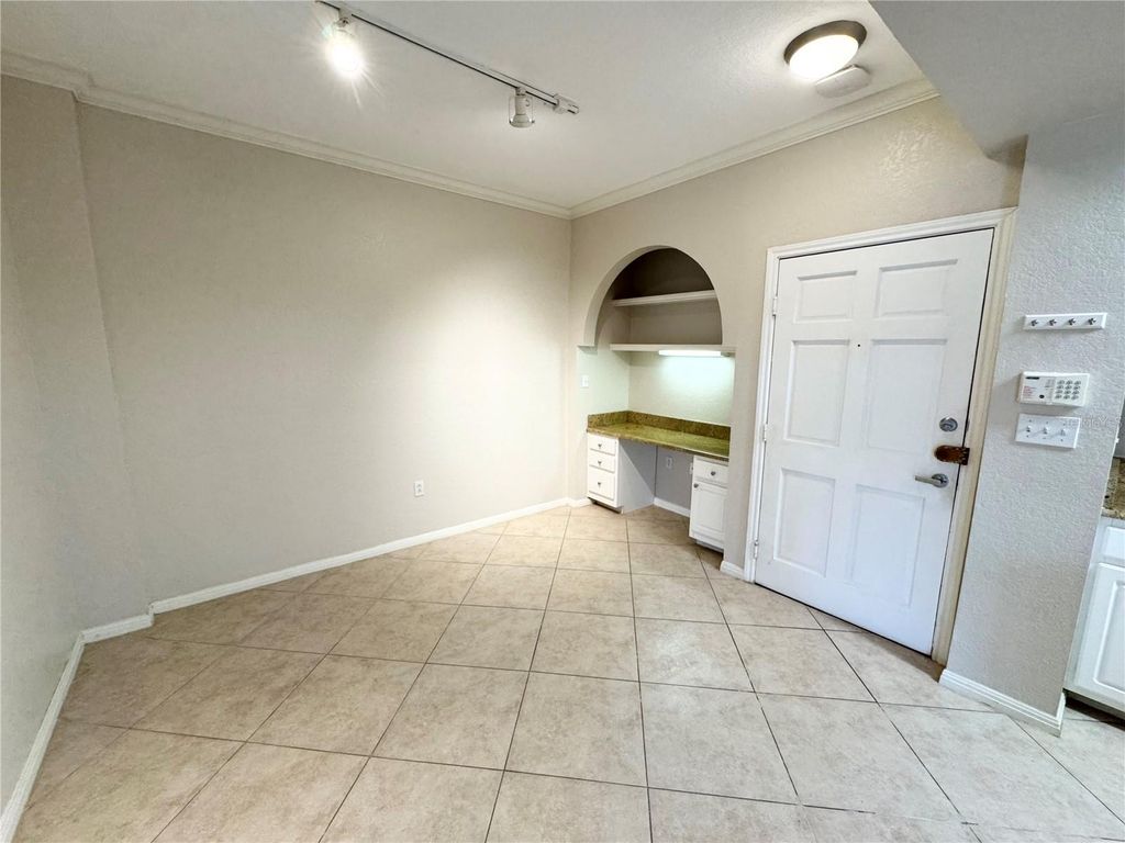 Image 5 of property listing at 911 N ORANGE AVENUE 532, Orlando, FL 32801
