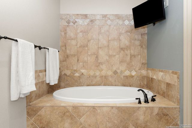 633 Riverforest, New Braunfels, TX 78132