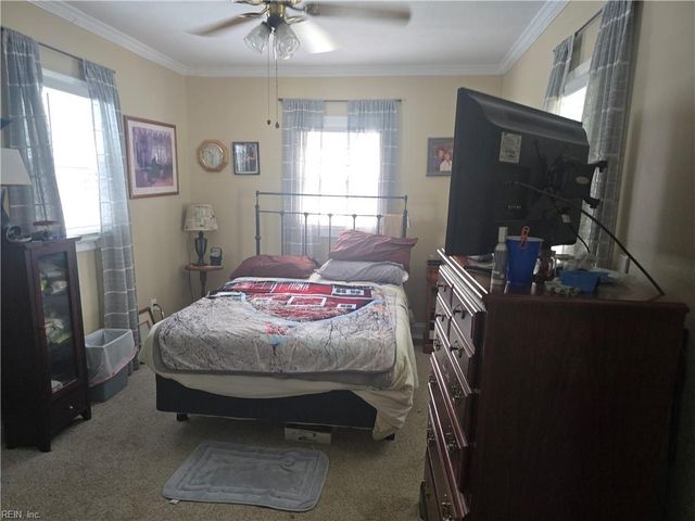 6 Montclare PL, Newport News, VA 23606