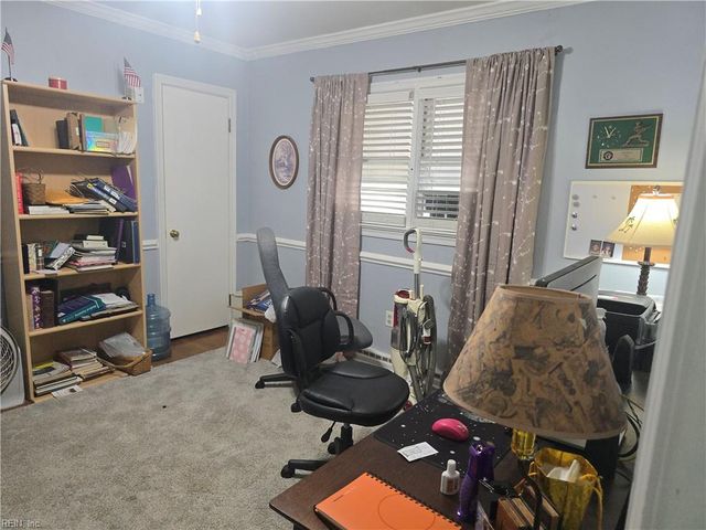 6 Montclare PL, Newport News, VA 23606