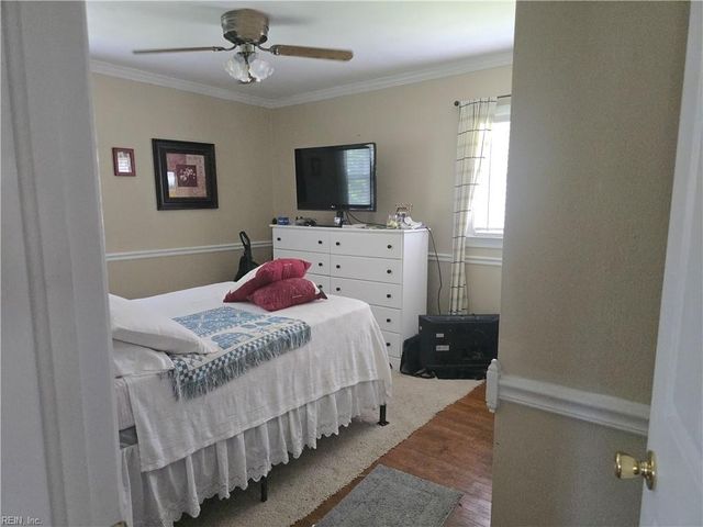 6 Montclare PL, Newport News, VA 23606