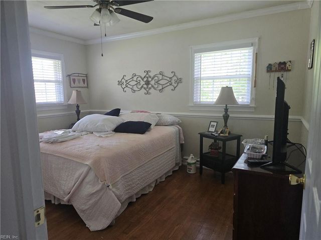 6 Montclare PL, Newport News, VA 23606