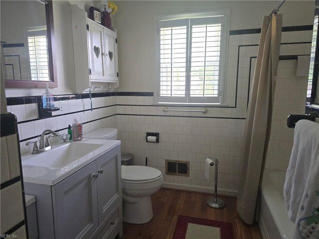6 Montclare PL, Newport News, VA 23606
