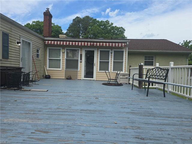 6 Montclare PL, Newport News, VA 23606