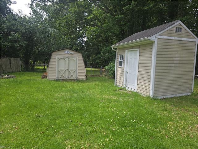 6 Montclare PL, Newport News, VA 23606