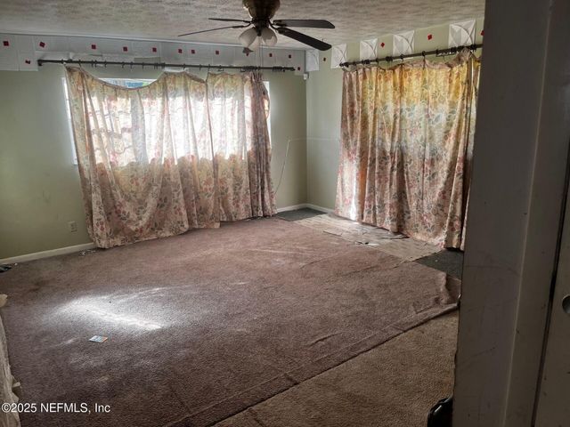 211 SATURN Lane N, Orange Park, FL 32073