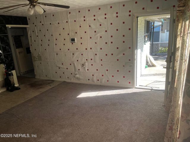 211 SATURN Lane N, Orange Park, FL 32073