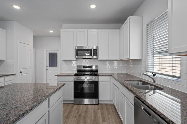 303 Clearlake DR, Hutto, TX 78634