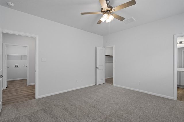 303 Clearlake DR, Hutto, TX 78634