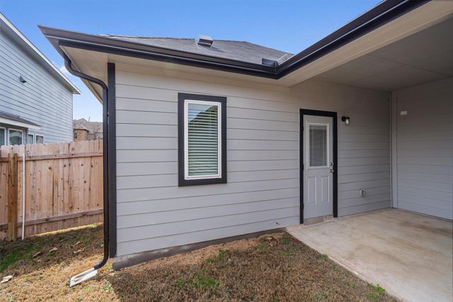 303 Clearlake DR, Hutto, TX 78634