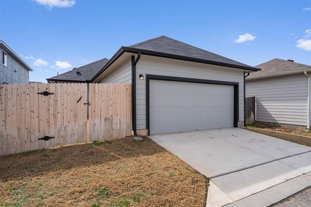 303 Clearlake DR, Hutto, TX 78634