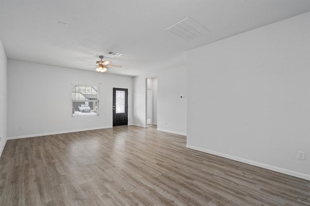 303 Clearlake DR, Hutto, TX 78634