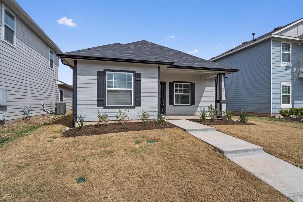 303 Clearlake DR, Hutto, TX 78634